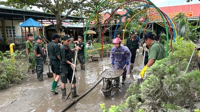 Politie van Dong Nai helpt mensen in overstromingsgebieden