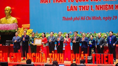 Delegater fra Ho Chi Minh-byens kongress i Vietnams fedrelandsfront: En solid bro for å samle folkets styrke