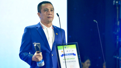 Kumpulan Hoa Sen telah diberi penghormatan selama 2 tahun berturut-turut dalam kategori "Organisasi untuk Komuniti" di Vietnam iContent Awards