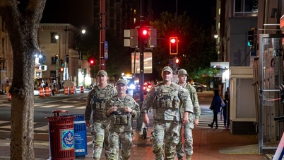 एक गार्ड की हत्या का संदिग्ध व्यक्ति सीआईए के लिए काम करता था और अमेरिका में 'कट्टरपंथी' बना था