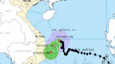 Der Sturm zieht langsam weiter, und im Meeresgebiet von Khanh Hoa gibt es Gewitter.