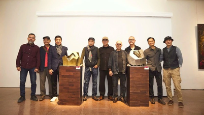 ہنوئی میں "ڈین فوننگ پینٹنگ اور مجسمہ سازی" کی نمائش کا افتتاح