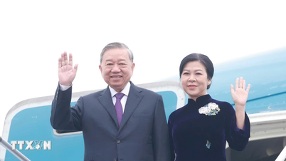 เลขาธิการโตลัมและภริยาเดินทางถึงเวียงจันทน์เพื่อเริ่มการเยือนลาวอย่างเป็นทางการ