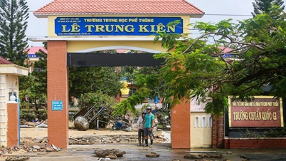 จัดส่งหนังสือเรียน 275,000 เล่มไปยังพื้นที่ประสบภัยน้ำท่วมที่ Khanh Hoa และอดีต Phu Yen อย่างเร่งด่วน