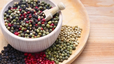 काली मिर्च की आज की कीमत 1 दिसंबर, 2025: घरेलू कीमत अस्थायी रूप से कम हो जाएगी