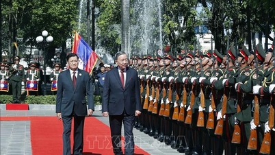라오스 수도 비엔티안에서 토람 사무총장과 부인을 위한 엄숙한 환영식 거행