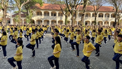 호치민시, 1500개 학교가 함께 보비남 무술음악을 연주, 세계기록을 향해