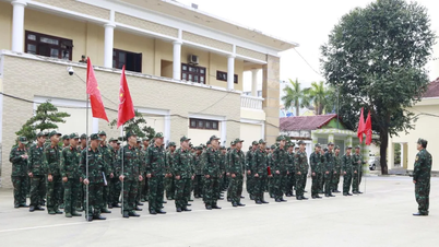 Дананг мобілізує війська для будівництва будинків, щоб допомогти людям у постраждалому від повені районі Дак Лак.