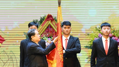 Voorzitter van de Nationale Vergadering Tran Thanh Man: Elke pagina van een boek is een 'ideologisch hek', elk werk is een 'theoretisch fort'