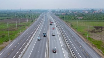 হাং ইয়েনে ১,৭০০ বিলিয়ন ভিয়েতনাম ডং-এরও বেশি মূল্যের একটি রাস্তার নির্মাণ প্যাকেজ সম্পাদনের জন্য ২ জন ঠিকাদার নিয়োগ করা হচ্ছে।