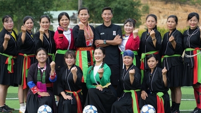 スポーツ、文化、観光：3人がクアンニン省でユニークな女子サッカートーナメントを開催