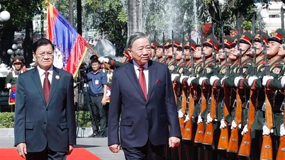 Cérémonie d'accueil solennelle pour le secrétaire général To Lam et son épouse dans la capitale, Vientiane
