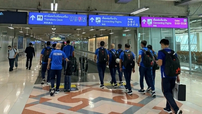Tim Vietnam U.23 tiba di Thailand dengan selamat dan langsung memulai latihan pada pukul 5 sore.