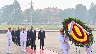 معاون اول رئیس شورای فدراسیون مجمع فدرال فدراسیون روسیه، آقای آو یاتسکین، از آرامگاه هوشی مین بازدید کرد.