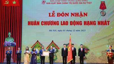 Editura Națională Politică Adevărul a primit Medalia Independenței Clasa I.