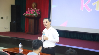 학생들은 A80 돈 때문에 화가 났고, 교장은 지불 영수증에 금액이 표시되지 않은 이유를 설명했습니다.