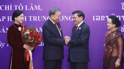 เลขาธิการโต ลัม รับรางวัลเหรียญทองแห่งชาติลาว