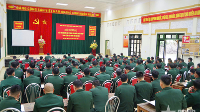 लाई चाऊ प्रांतीय सीमा रक्षक विषयों के लिए जातीय ज्ञान का प्रशिक्षण देता है