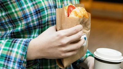 พฤติกรรมการกินที่ทำลายสุขภาพจิตที่หลายคนต้องเผชิญ