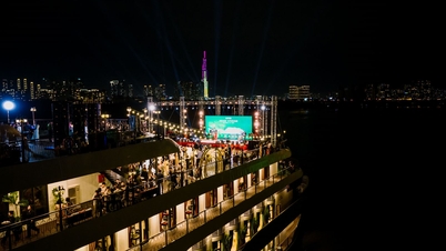 کروز مارکیٹ ہو چی منہ شہر کی رات کی معیشت کو روشن کرتی ہے۔