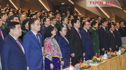 Chairman of the Central Committee of the Vietnam Fatherland Front congratulates Laos on National Day