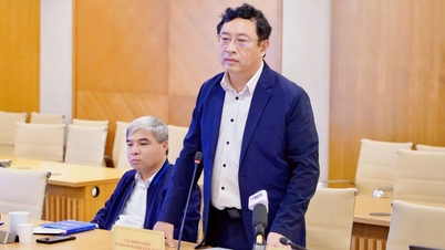 אנשים יחוו טכנולוגיה חדשה ב-TechFest וייטנאם 2025