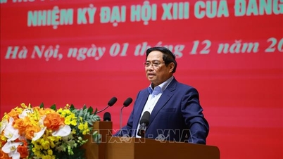 Perdana Menteri Pham Minh Chinh: Korupsi dan negativitas adalah 'penjajah internal', kita harus dengan tegas dan gigih melawannya
