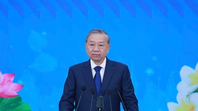 General Secretary talks about strategic ties between Vietnam and Laos