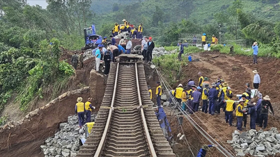 Wiele pociągów na trasie Północ-Południe nie może kursować z powodu poważnych uszkodzeń torów spowodowanych powodzią.
