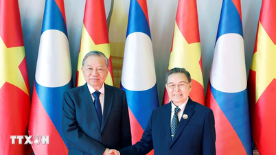 Генеральний секретар То Лам зустрівся з Головою Національних зборів Лаосу, підвищивши рівень відносин між В'єтнамом і Лаосом