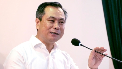 Rektor förklarar att elever som bara får hälften så mycket i utbildningsavgift som andra skolor beror på "försummelse"