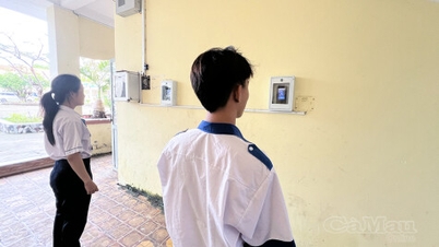 স্কুলে উপস্থিতি ডিজিটালাইজ করা হচ্ছে