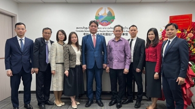 អគ្គកុងស៊ុលវៀតណាមប្រចាំទីក្រុង Guangzhou ប្រទេសចិន អបអរសាទរខួបលើកទី 50 នៃទិវាជាតិរបស់ឡាវ