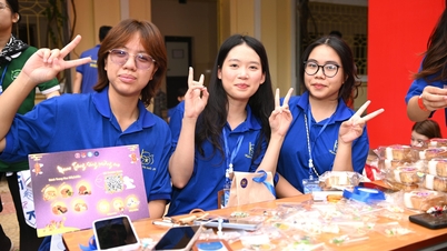 یونیورسٹی آف سوشل سائنسز اینڈ ہیومینٹیز نے 15 میجرز میں C00 کے امتزاج پر غور کرنا چھوڑ دیا۔