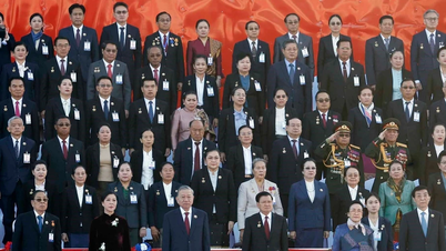 [사진] 토람 사무총장과 부인, 라오스 국경일 50주년 기념식 참석