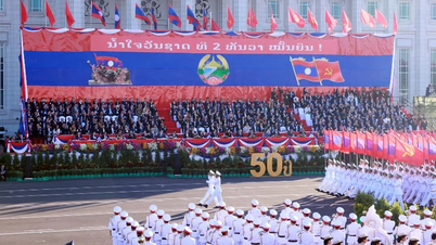 អបអរសាទរខួបលើកទី ៥០ នៃទិវាជាតិនៃសាធារណរដ្ឋប្រជាធិបតេយ្យប្រជាមានិតឡាវ