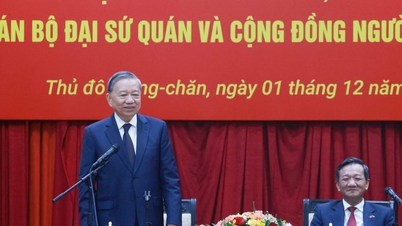 Tổng Bí thư Tô Lâm gặp gỡ cán bộ Đại sứ quán và cộng đồng người Việt tại Lào