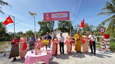 PTSC Marine sponsort de bouw van verkeersbruggen op het platteland in de Mekongdelta