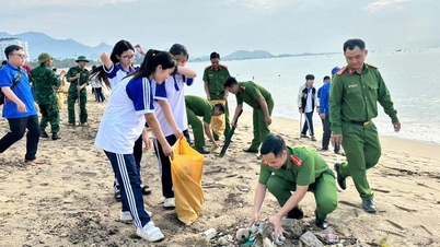 Phường Ninh Chử ra quân vệ sinh môi trường bờ biển