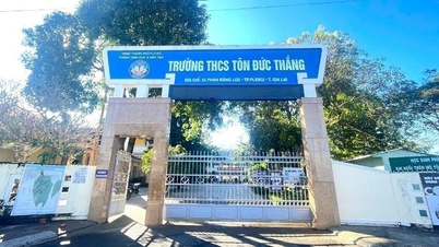 Une étudiante a été agressée par deux camarades de classe pour avoir emprunté un sujet d'examen et ne l'avoir pas rendu.