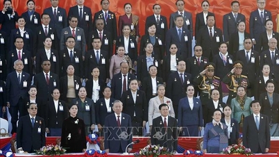 เลขาธิการใหญ่โตลัมเข้าร่วมงานฉลองครบรอบ 50 ปีวันชาติสาธารณรัฐประชาธิปไตยประชาชนลาว