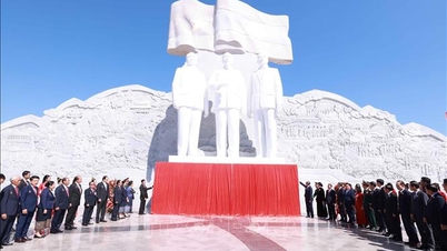 Genel Sekreter To Lam, başkent Vientiane'de Laos - Vietnam Dostluk Parkı'nın açılış törenine katıldı.