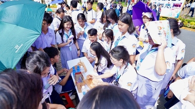 Departemen Pendidikan dan Pelatihan Kota Ho Chi Minh tidak mengoordinasikan atau mendampingi kontes apa pun yang mengenakan biaya kepada siswa.