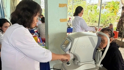 Khám, cấp thuốc miễn phí cho 1.000 người dân xã Hòa Thịnh