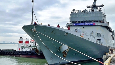 នាវាហ្វឹកហ្វឺនកងទ័ពជើងទឹកកូរ៉េខាងត្បូង ចូលចតនៅកំពង់ផែ Tien Sa