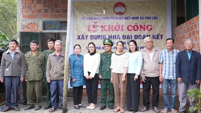 សាងសង់ផ្ទះ "មហាសាមគ្គី" និងជួសជុលផ្ទះជូនអ្នកមានបុណ្យនៅភូឡុក