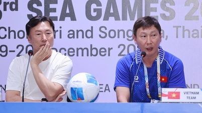 HLV tuyển U22 Lào đánh giá cao năng lực ông Kim Sang-sik