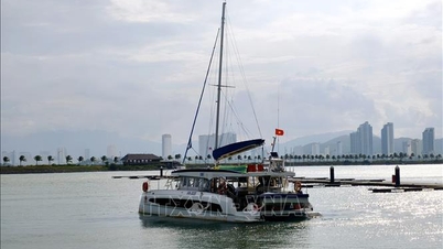 ສູ້​ຊົນ​ເປົ້າ​ໝາຍ​ກາຍ​ເປັນ​ສູນ​ທ່ອງ​ທ່ຽວ​ວັດ​ທະ​ນະ​ທຳ​ເຂດ​ທະ​ເລ​ພາກ​ກາງ​ພາກ​ໃຕ້