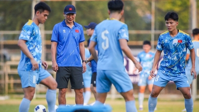 U.23 ویتنام کو راجامنگلا اسٹیڈیم میں پریکٹس کرنے کی اجازت نہ دینے کی وجہ بتاتے ہوئے کوچ کم سانگ سک نے عجیب حرکت کی