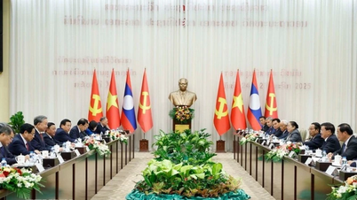 Fortalecimento da cooperação entre o Partido Comunista do Vietnã e o Partido Revolucionário Popular do Laos.